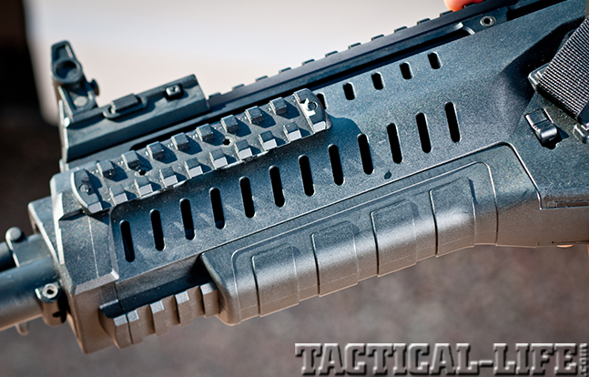 Top 10 Beretta ARX100 Features - Rail