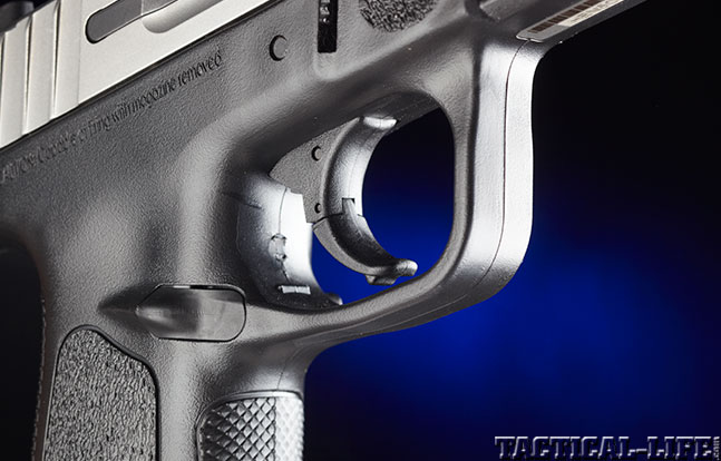 Top 18 Full-Size Guns 2014 SMITH & WESSON SD40 VE trigger