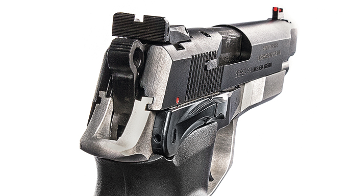 Bersa Thunder 9 Pro XT pistol rear sight