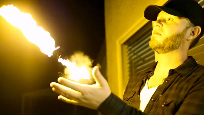 Ellusionist's Pyro Mini shoots balls of fire from your empty hands